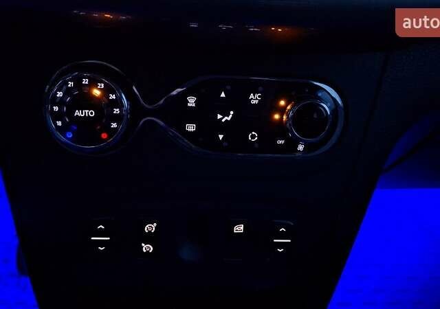 Серый Рено Сандеро СтэпВэй, объемом двигателя 1.46 л и пробегом 90 тыс. км за 9500 $, фото 44 на Automoto.ua