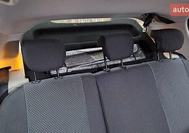 Серый Рено Сандеро СтэпВэй, объемом двигателя 1.46 л и пробегом 90 тыс. км за 9500 $, фото 30 на Automoto.ua