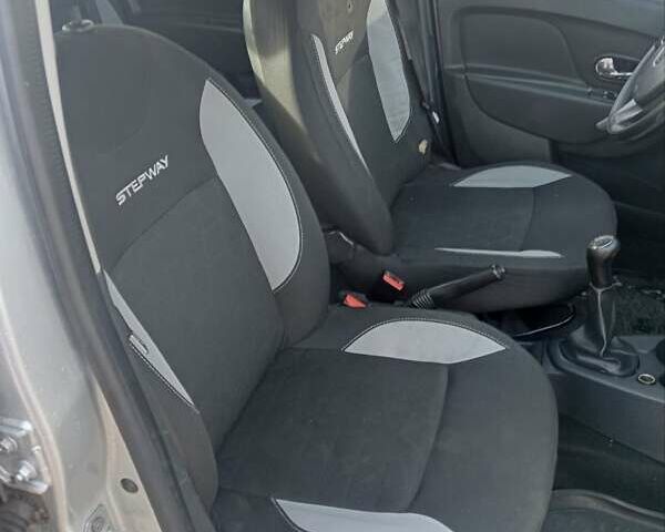 Серый Рено Сандеро СтэпВэй, объемом двигателя 1.46 л и пробегом 217 тыс. км за 7200 $, фото 20 на Automoto.ua