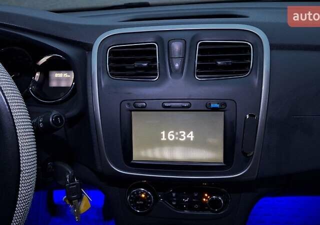 Серый Рено Сандеро СтэпВэй, объемом двигателя 1.46 л и пробегом 90 тыс. км за 9500 $, фото 21 на Automoto.ua