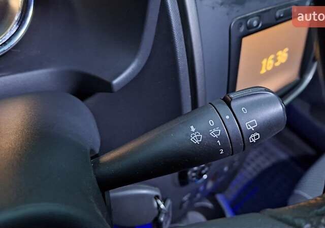 Серый Рено Сандеро СтэпВэй, объемом двигателя 1.46 л и пробегом 90 тыс. км за 9500 $, фото 33 на Automoto.ua