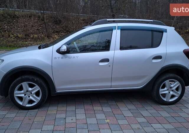 Серый Рено Сандеро СтэпВэй, объемом двигателя 1.46 л и пробегом 90 тыс. км за 9500 $, фото 1 на Automoto.ua