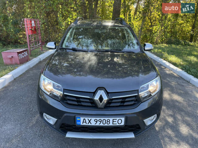 Серый Рено Сандеро СтэпВэй, объемом двигателя 1.46 л и пробегом 130 тыс. км за 8200 $, фото 1 на Automoto.ua