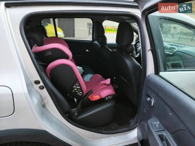 Сірий Рено Сандеро СтепВей, об'ємом двигуна 1.46 л та пробігом 108 тис. км за 8900 $, фото 5 на Automoto.ua