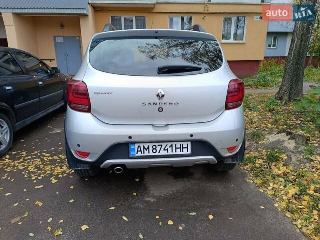 Рено Сандеро СтэпВэй 2018 в Житомире на Automoto.ua Серый Рено Сандеро СтэпВэй, объемом двигателя 1.46 л и пробегом 141 тыс. км за 10750 $, фото 4 на Automoto.ua