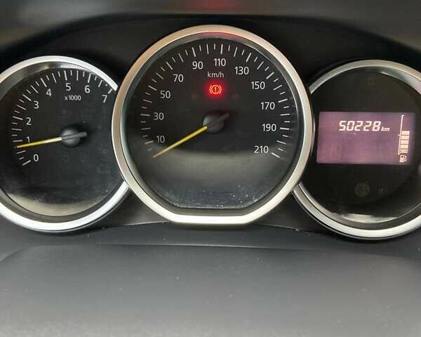 Серый Рено Сандеро СтэпВэй, объемом двигателя 1.46 л и пробегом 50 тыс. км за 12800 $, фото 12 на Automoto.ua