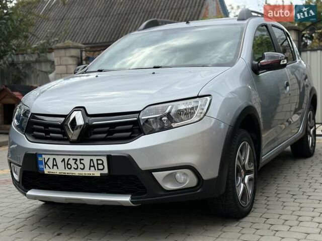 Серый Рено Сандеро СтэпВэй, объемом двигателя 1.46 л и пробегом 84 тыс. км за 11900 $, фото 24 на Automoto.ua