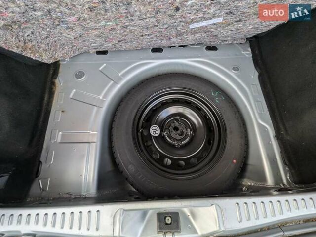 Серый Рено Сандеро СтэпВэй, объемом двигателя 1.46 л и пробегом 75 тыс. км за 12300 $, фото 4 на Automoto.ua