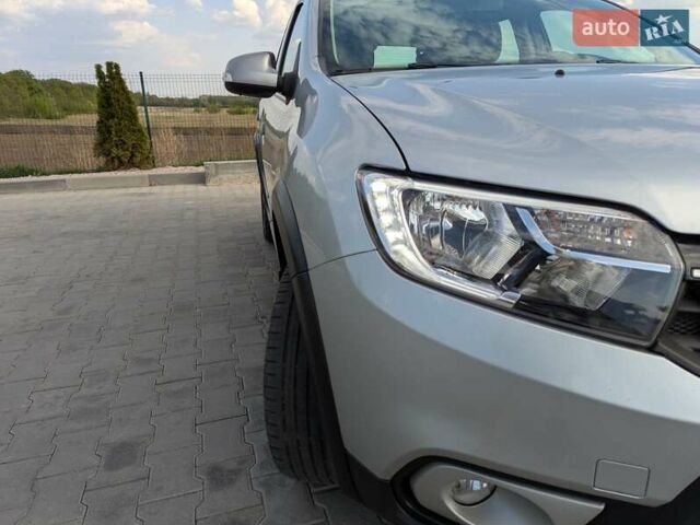 Серый Рено Сандеро СтэпВэй, объемом двигателя 1.46 л и пробегом 75 тыс. км за 12300 $, фото 25 на Automoto.ua