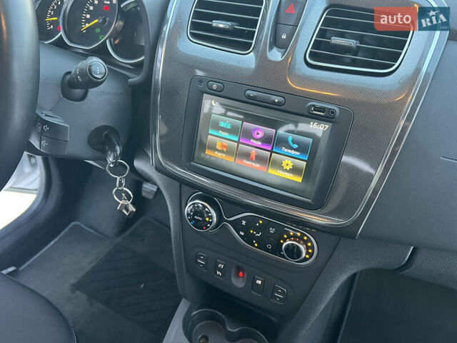 Сірий Рено Сандеро СтепВей, об'ємом двигуна 1.46 л та пробігом 39 тис. км за 12200 $, фото 28 на Automoto.ua