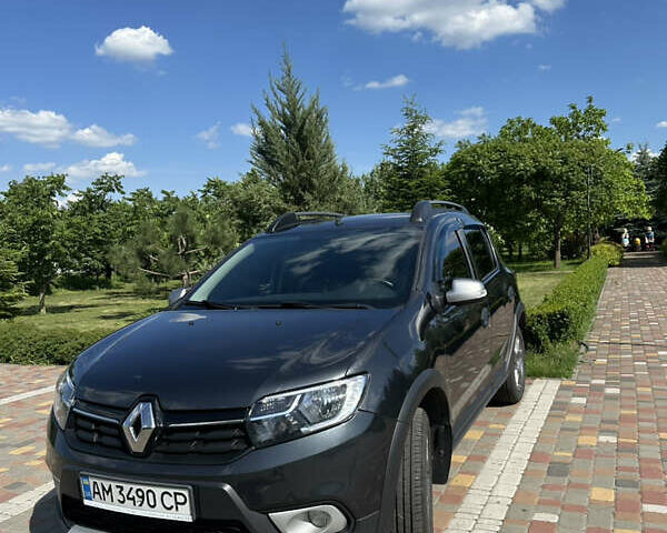 Сірий Рено Сандеро СтепВей, об'ємом двигуна 1.46 л та пробігом 155 тис. км за 10700 $, фото 2 на Automoto.ua