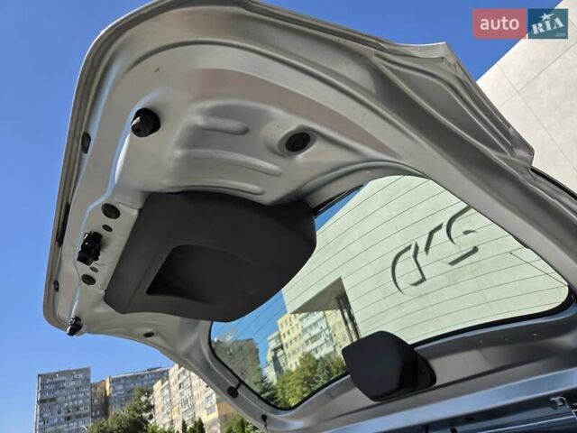 Серый Рено Сандеро СтэпВэй, объемом двигателя 1.46 л и пробегом 66 тыс. км за 12500 $, фото 39 на Automoto.ua