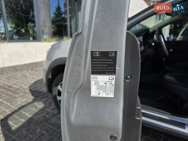 Серый Рено Сандеро СтэпВэй, объемом двигателя 1.46 л и пробегом 66 тыс. км за 12500 $, фото 26 на Automoto.ua
