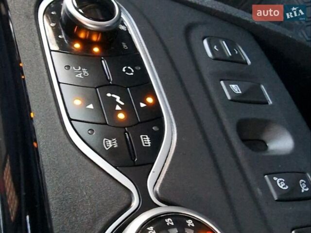 Сірий Рено Сандеро СтепВей, об'ємом двигуна 0.9 л та пробігом 59 тис. км за 10870 $, фото 59 на Automoto.ua