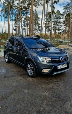 Серый Рено Сандеро СтэпВэй, объемом двигателя 0.9 л и пробегом 59 тыс. км за 10870 $, фото 2 на Automoto.ua