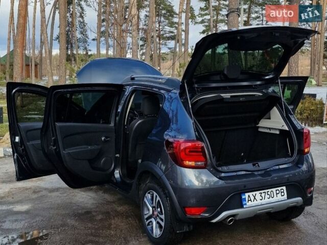 Сірий Рено Сандеро СтепВей, об'ємом двигуна 0.9 л та пробігом 59 тис. км за 10870 $, фото 43 на Automoto.ua