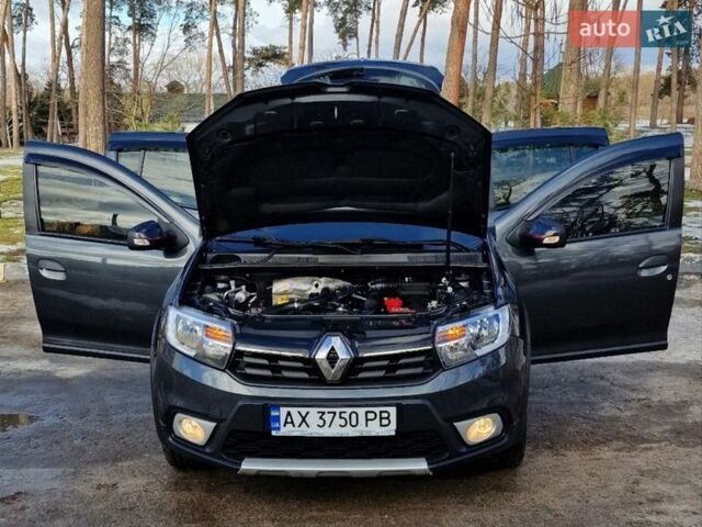 Сірий Рено Сандеро СтепВей, об'ємом двигуна 0.9 л та пробігом 59 тис. км за 10870 $, фото 53 на Automoto.ua