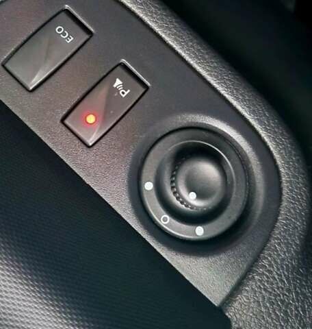 Серый Рено Сандеро СтэпВэй, объемом двигателя 0.9 л и пробегом 59 тыс. км за 10870 $, фото 96 на Automoto.ua