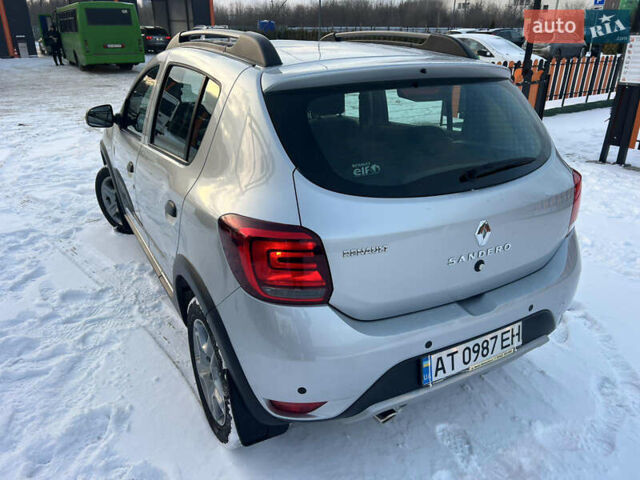 Сірий Рено Сандеро СтепВей, об'ємом двигуна 1.46 л та пробігом 39 тис. км за 12200 $, фото 11 на Automoto.ua