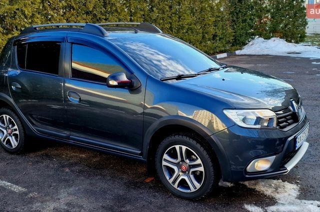 Сірий Рено Сандеро СтепВей, об'ємом двигуна 0.9 л та пробігом 59 тис. км за 10870 $, фото 12 на Automoto.ua