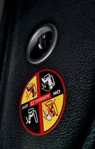 Сірий Рено Сандеро СтепВей, об'ємом двигуна 0.9 л та пробігом 59 тис. км за 10870 $, фото 80 на Automoto.ua