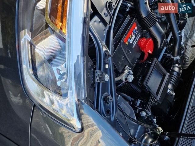 Серый Рено Сандеро СтэпВэй, объемом двигателя 0.9 л и пробегом 59 тыс. км за 10870 $, фото 46 на Automoto.ua