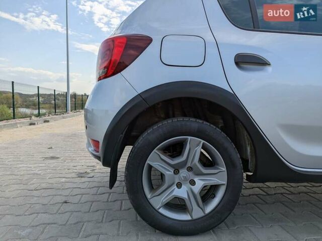Серый Рено Сандеро СтэпВэй, объемом двигателя 1.46 л и пробегом 75 тыс. км за 12300 $, фото 23 на Automoto.ua