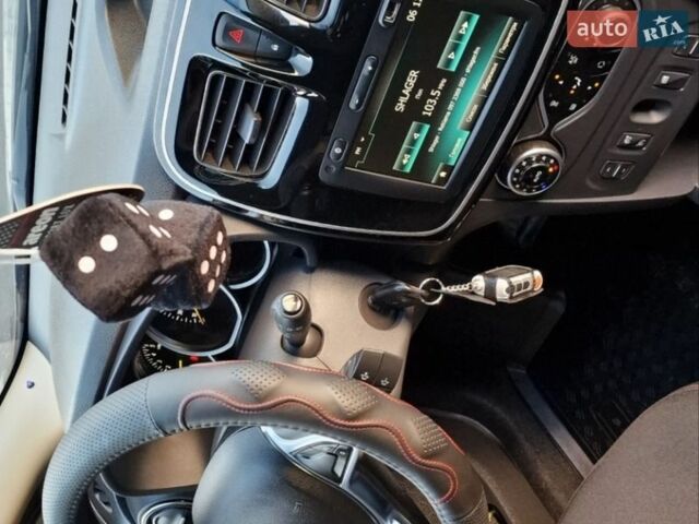 Сірий Рено Сандеро СтепВей, об'ємом двигуна 0.9 л та пробігом 59 тис. км за 10870 $, фото 58 на Automoto.ua