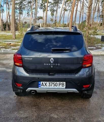 Серый Рено Сандеро СтэпВэй, объемом двигателя 0.9 л и пробегом 59 тыс. км за 10870 $, фото 13 на Automoto.ua