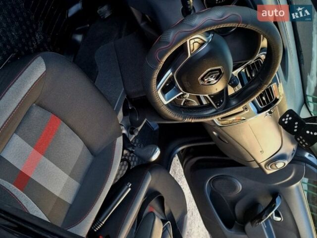 Серый Рено Сандеро СтэпВэй, объемом двигателя 0.9 л и пробегом 59 тыс. км за 10870 $, фото 60 на Automoto.ua