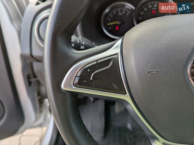 Серый Рено Сандеро СтэпВэй, объемом двигателя 1.46 л и пробегом 75 тыс. км за 12300 $, фото 50 на Automoto.ua