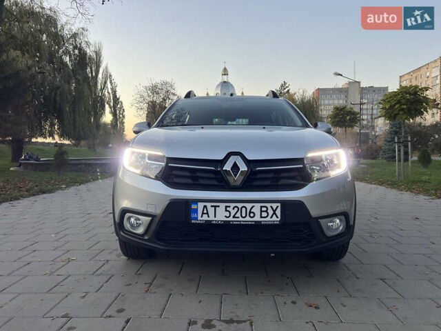 Серый Рено Сандеро СтэпВэй, объемом двигателя 1.46 л и пробегом 20 тыс. км за 13200 $, фото 25 на Automoto.ua