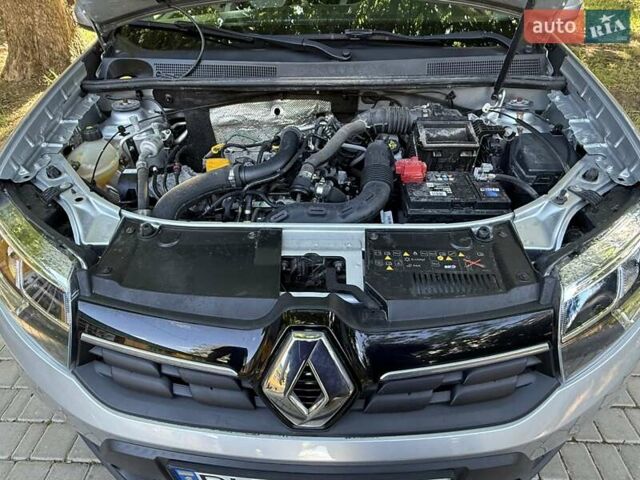 Сірий Рено Сандеро СтепВей, об'ємом двигуна 0.9 л та пробігом 17 тис. км за 11900 $, фото 10 на Automoto.ua