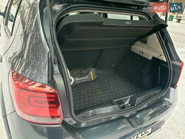 Сірий Рено Сандеро СтепВей, об'ємом двигуна 0.9 л та пробігом 74 тис. км за 10500 $, фото 11 на Automoto.ua