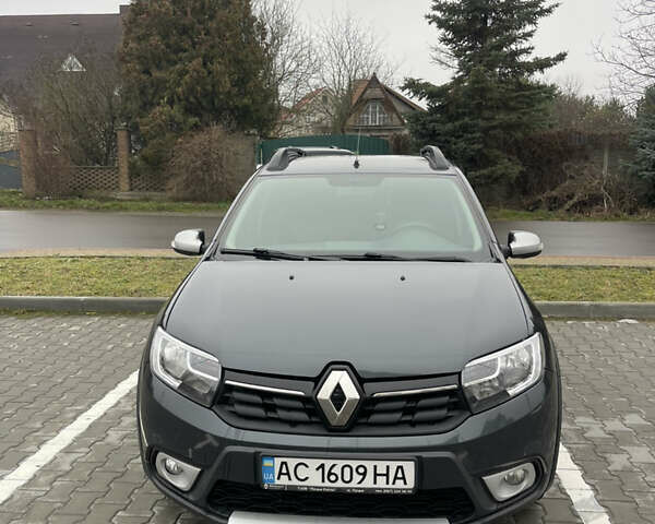 Серый Рено Сандеро СтэпВэй, объемом двигателя 1.5 л и пробегом 233 тыс. км за 12000 $, фото 4 на Automoto.ua