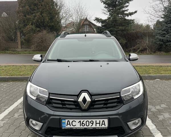 Серый Рено Сандеро СтэпВэй, объемом двигателя 1.5 л и пробегом 233 тыс. км за 12000 $, фото 49 на Automoto.ua