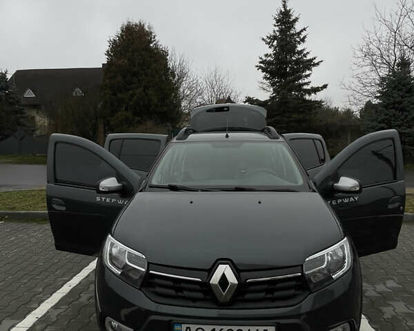 Серый Рено Сандеро СтэпВэй, объемом двигателя 1.5 л и пробегом 233 тыс. км за 12000 $, фото 39 на Automoto.ua