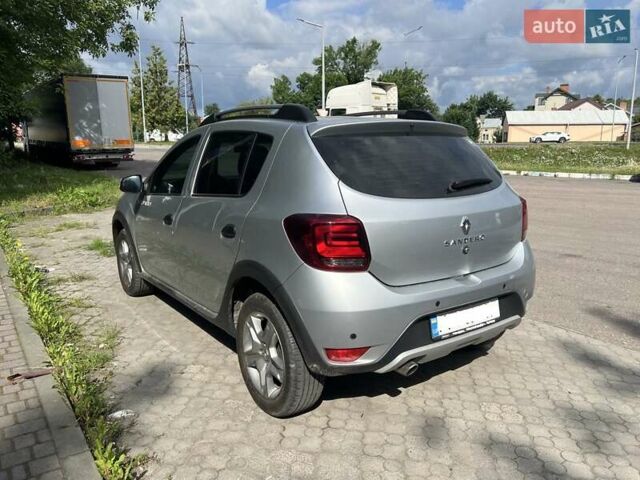 Сірий Рено Сандеро СтепВей, об'ємом двигуна 0.9 л та пробігом 77 тис. км за 11500 $, фото 5 на Automoto.ua