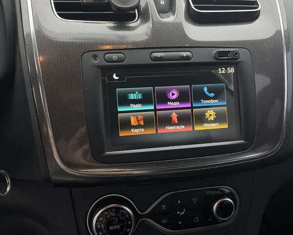 Серый Рено Сандеро СтэпВэй, объемом двигателя 1.5 л и пробегом 233 тыс. км за 12000 $, фото 24 на Automoto.ua