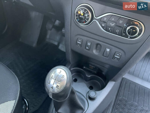 Сірий Рено Сандеро СтепВей, об'ємом двигуна 1.5 л та пробігом 40 тис. км за 12600 $, фото 14 на Automoto.ua