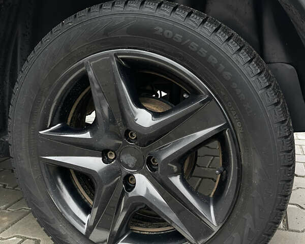 Серый Рено Сандеро СтэпВэй, объемом двигателя 1.5 л и пробегом 233 тыс. км за 12000 $, фото 48 на Automoto.ua