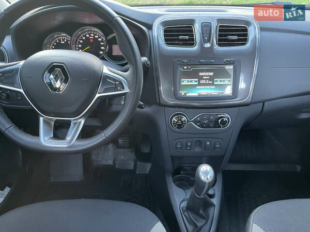 Сірий Рено Сандеро СтепВей, об'ємом двигуна 1.5 л та пробігом 40 тис. км за 12600 $, фото 13 на Automoto.ua