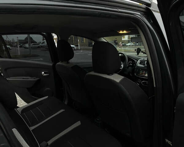 Серый Рено Сандеро СтэпВэй, объемом двигателя 1.5 л и пробегом 233 тыс. км за 12000 $, фото 37 на Automoto.ua