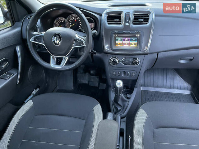 Сірий Рено Сандеро СтепВей, об'ємом двигуна 1.5 л та пробігом 40 тис. км за 12600 $, фото 16 на Automoto.ua