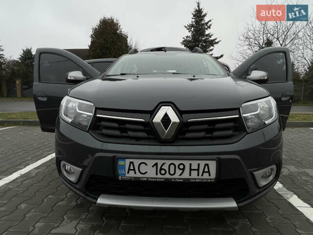 Серый Рено Сандеро СтэпВэй, объемом двигателя 1.5 л и пробегом 233 тыс. км за 12000 $, фото 42 на Automoto.ua