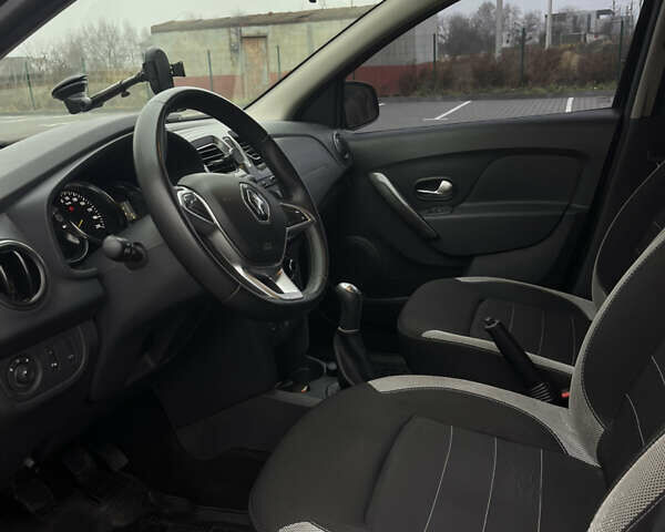 Серый Рено Сандеро СтэпВэй, объемом двигателя 1.5 л и пробегом 233 тыс. км за 12000 $, фото 17 на Automoto.ua