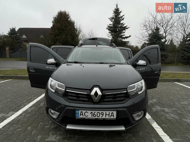 Серый Рено Сандеро СтэпВэй, объемом двигателя 1.5 л и пробегом 233 тыс. км за 12000 $, фото 45 на Automoto.ua