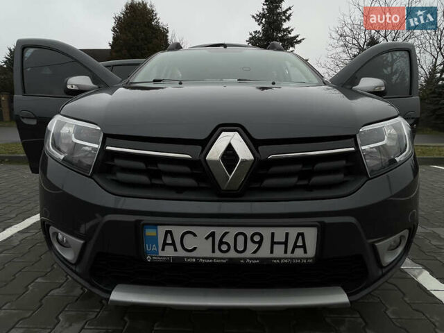 Серый Рено Сандеро СтэпВэй, объемом двигателя 1.5 л и пробегом 233 тыс. км за 12000 $, фото 43 на Automoto.ua