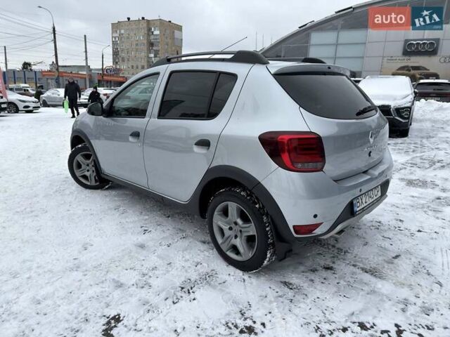Сірий Рено Сандеро СтепВей, об'ємом двигуна 0.9 л та пробігом 22 тис. км за 11900 $, фото 4 на Automoto.ua