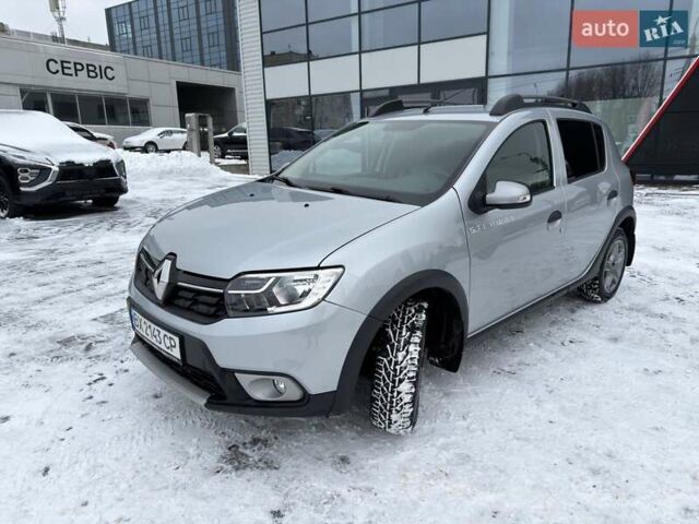 Сірий Рено Сандеро СтепВей, об'ємом двигуна 0.9 л та пробігом 22 тис. км за 11900 $, фото 6 на Automoto.ua
